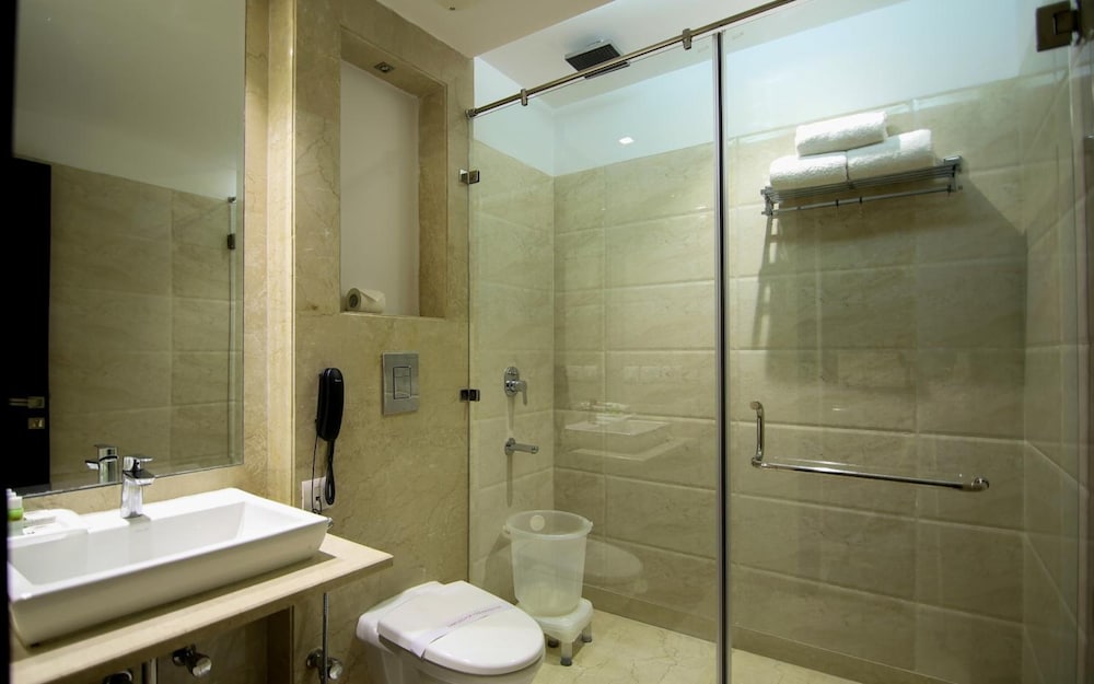 Фото The Prime Balaji Deluxe at New Delhi Railway Station