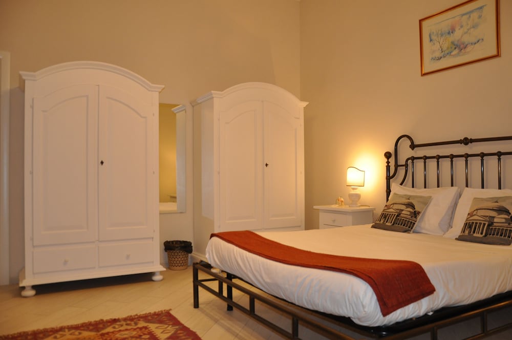 Фото Domus Borbonica