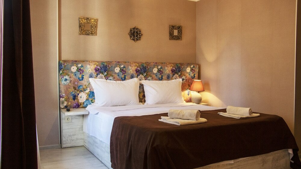 Фото New Metekhi