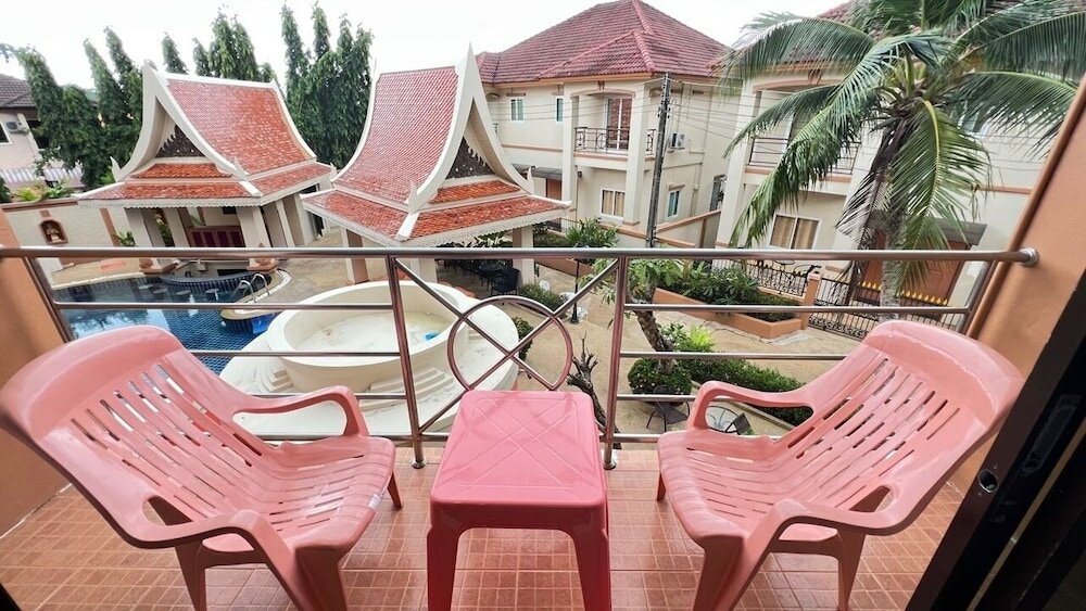 Фото My Friends's House 2