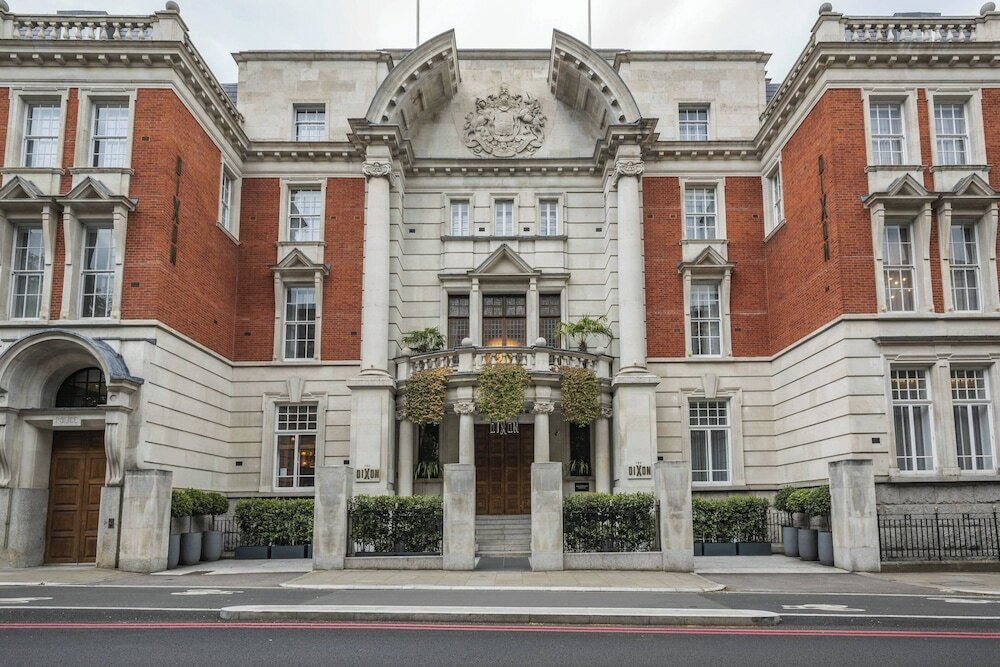 Фото The Dixon Autograph Collection