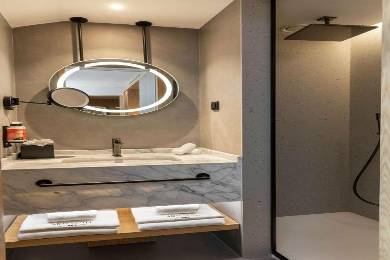 Фото Arts Hotel Porto, Tapestry Collection by Hilton