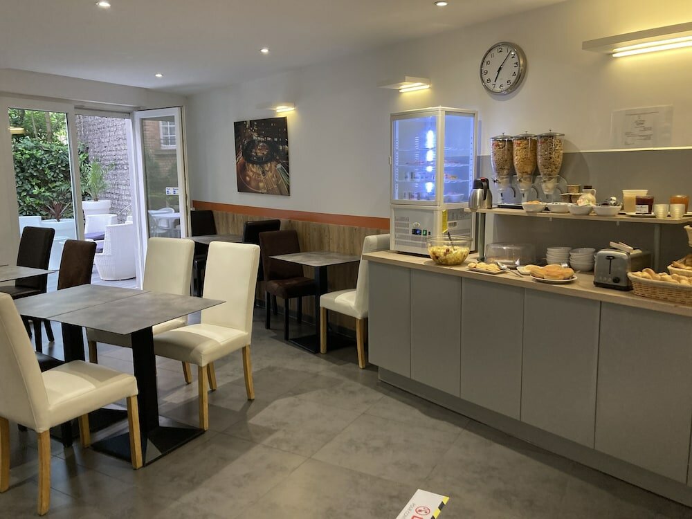 Фото Adonis Strasbourg