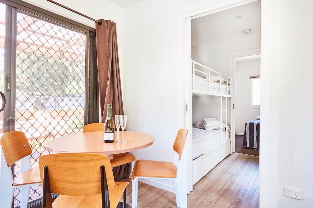 Фото Lorne Foreshore Caravan Park