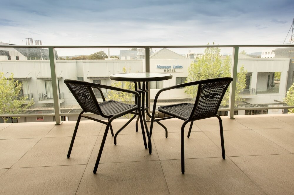 Фото Mawson Lakes Hotel & Function Centre