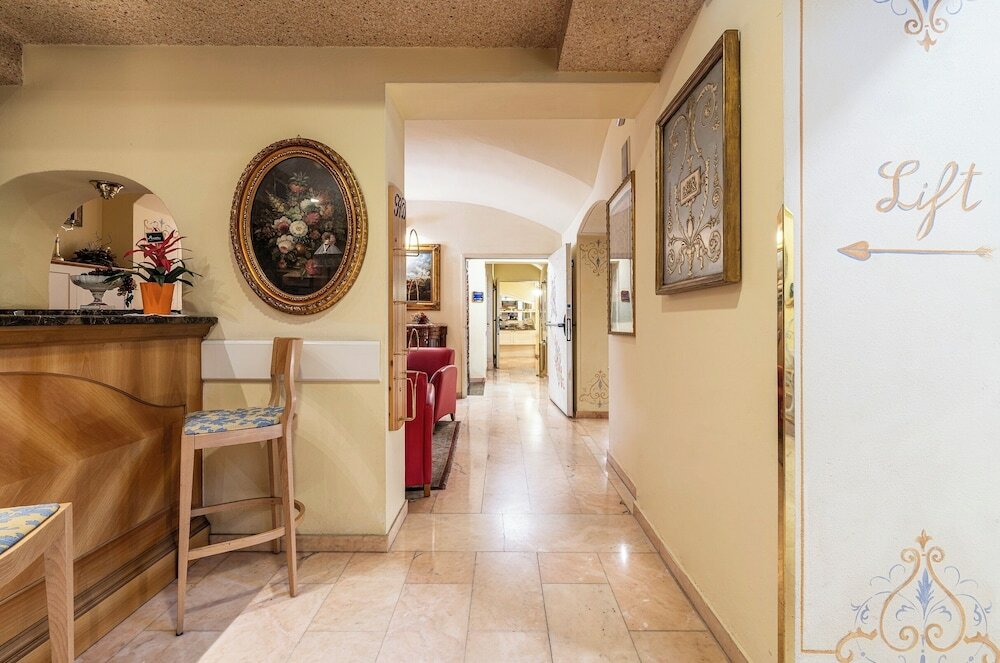 Фото Hotel Dieci