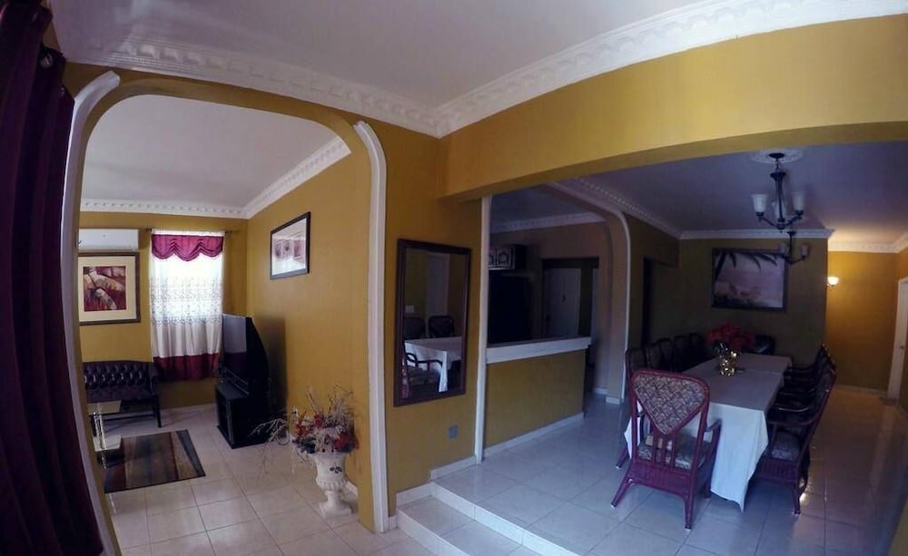 Фото La Cayenna Hôtel et Restaurant