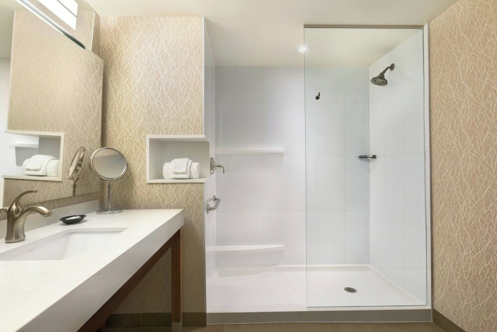 Фото Courtyard by Marriott Toronto Mississauga/West