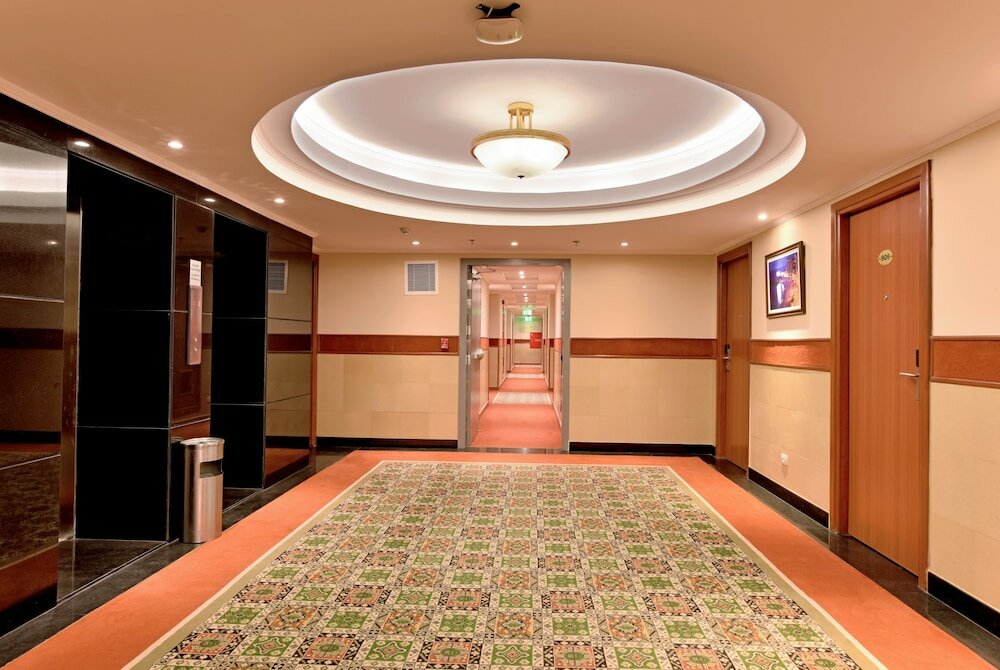 Фото Отель The Grand Plaza