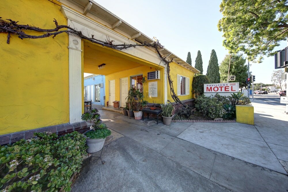 Фото отеля 2