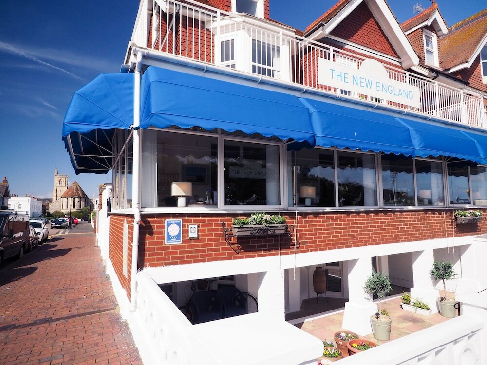 Фото The New England