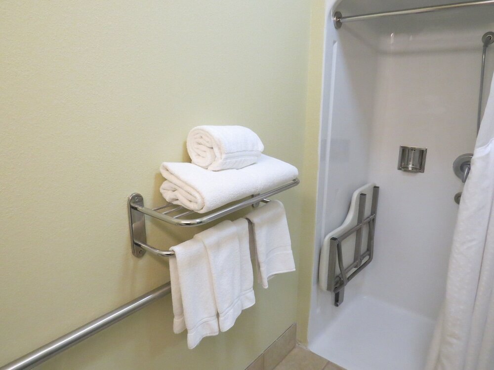 Фото Holiday Inn Express & Suites Pampa, an Ihg Hotel