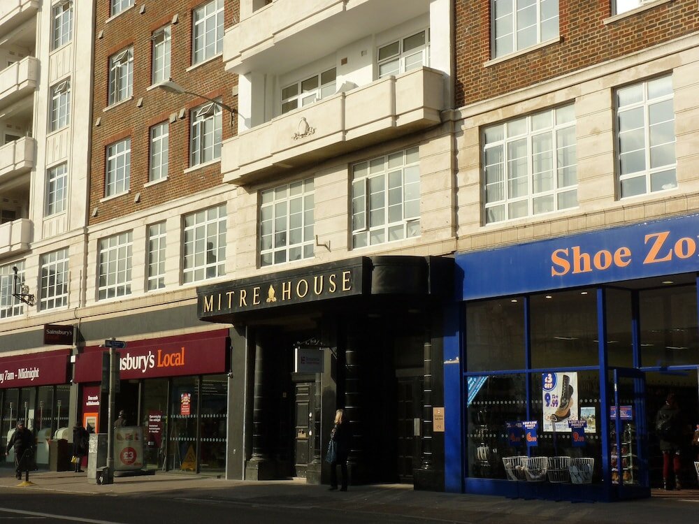 Фото отеля 2