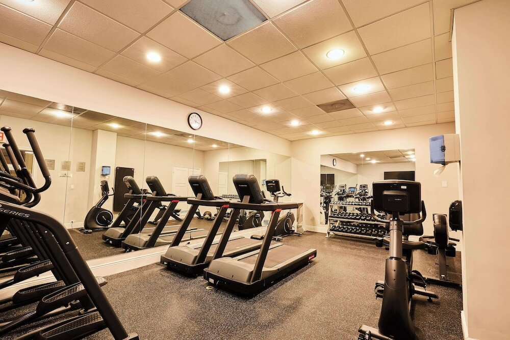 Фото The Lombardy Hotel