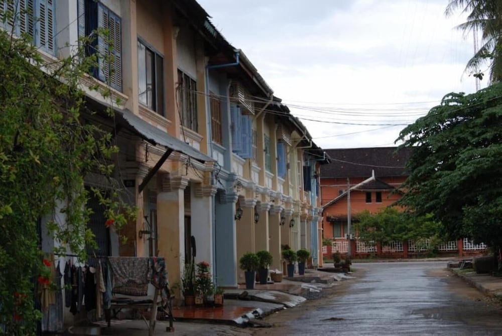 Фото The Columns Hotel
