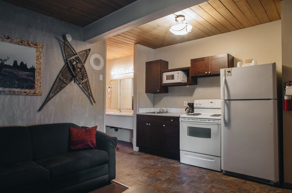 Фото Canadas Best Value Inn & Suites Fernie