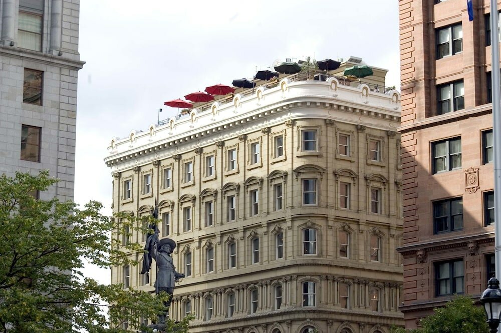 Фото Hôtel Place d'Armes