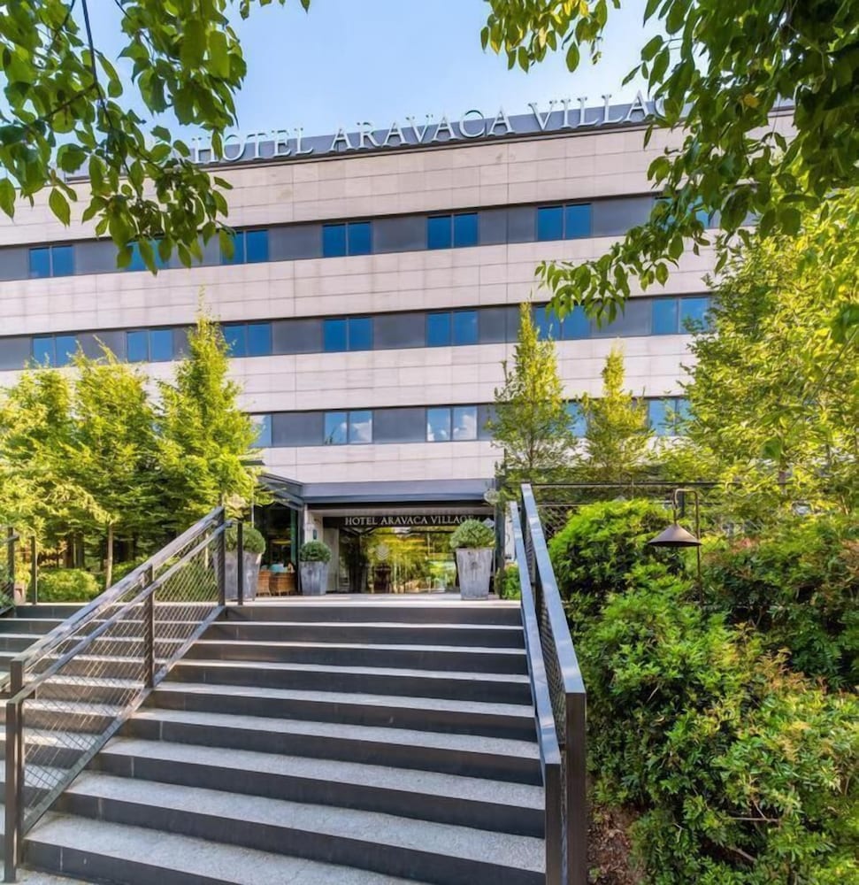 Фото Hotel Aravaca Village