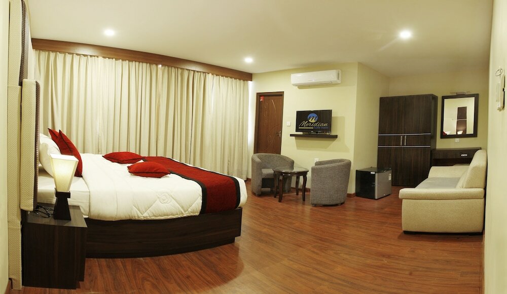 Фото Meridian Suite Hotel