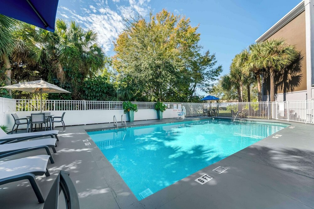 Фото Best Western Plus Universal Inn