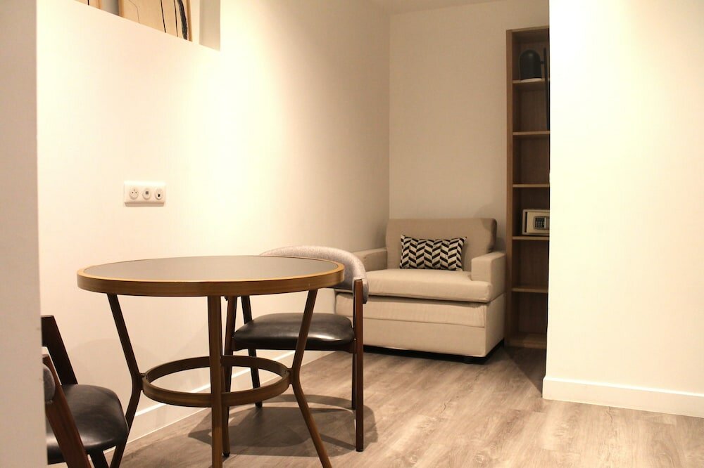 Фото Avia Saphir Montparnasse