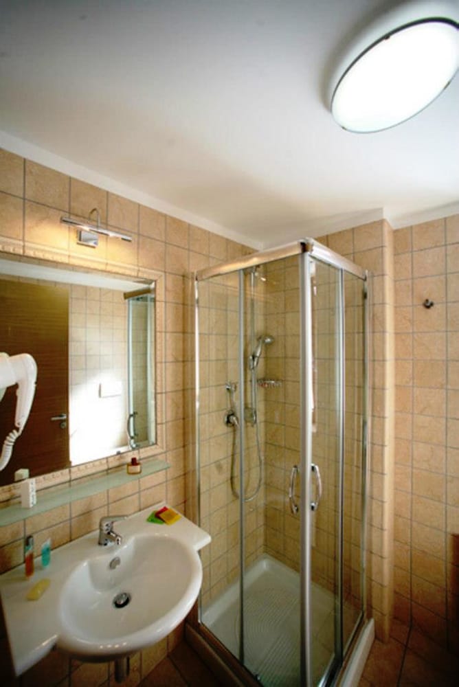 Фото Green Park Hotel