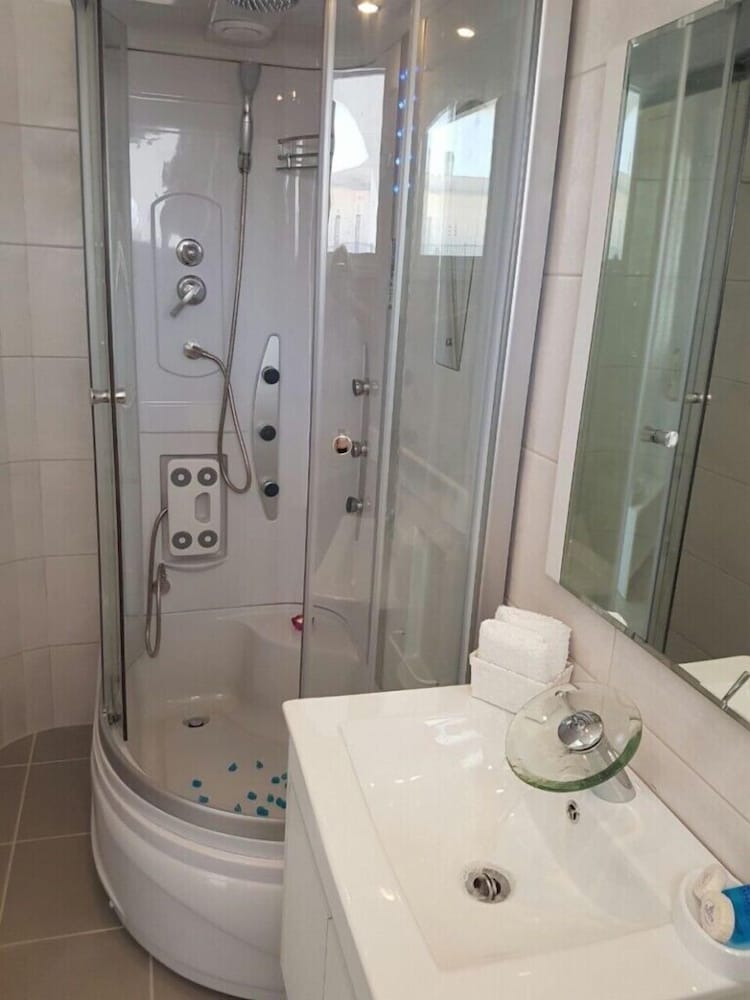 Фото Eleana Studios