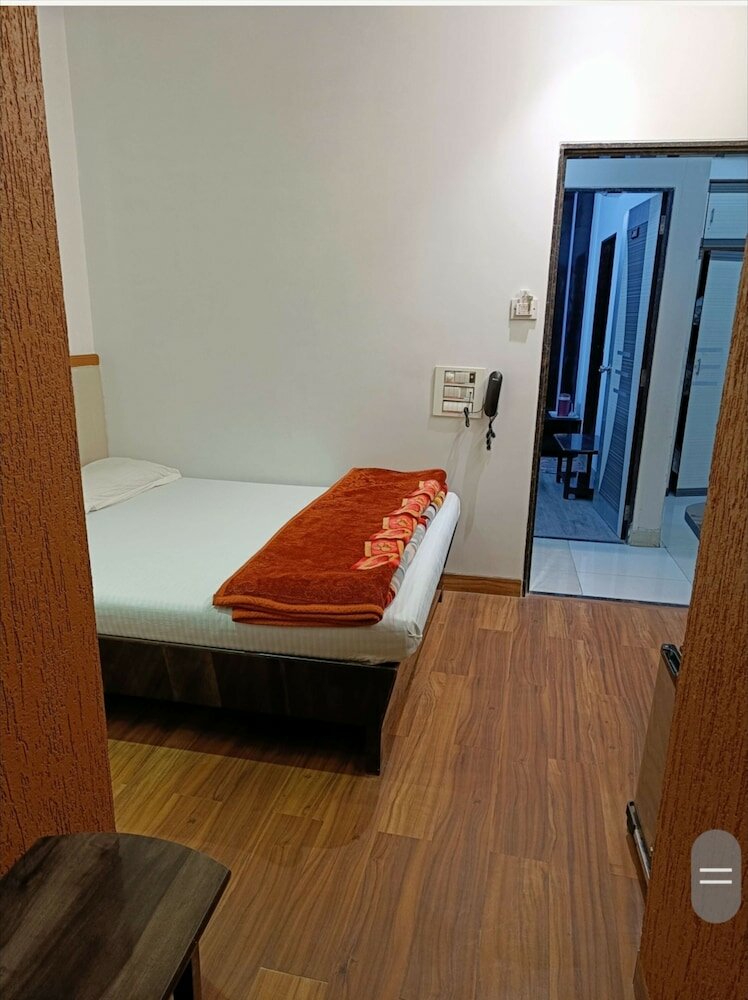 Фото Hotel Broadway Colaba