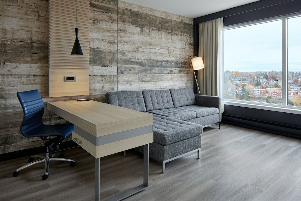 Фото Delta Hotels by Marriott Sherbrooke Conference Centre