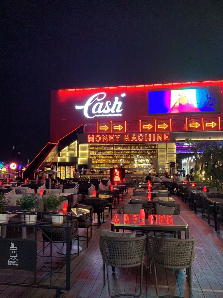 Фото Sunny Apartment Of Grand Continental