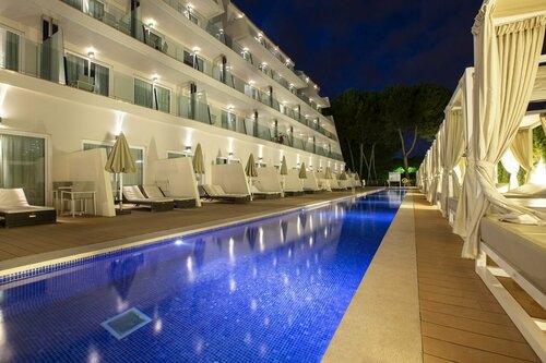 Гостиница Mar Hotels Playa de Muro Suites в Пладжа-де-Муро