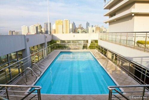 Внешний вид отеля Herald Suites Solana в Макати, фото 3