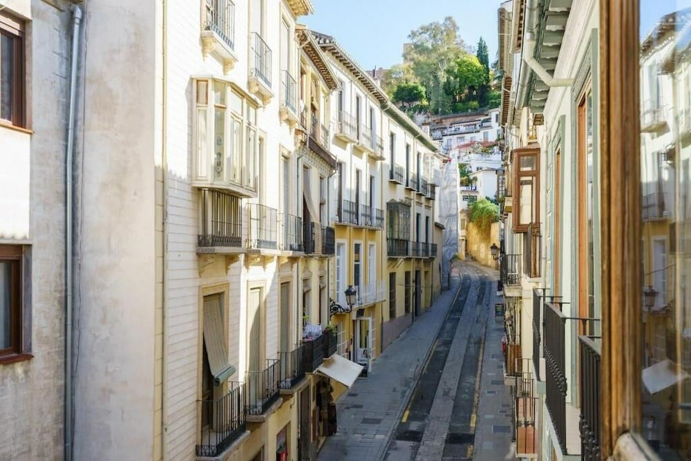 Фото Oyo Hostal Austria