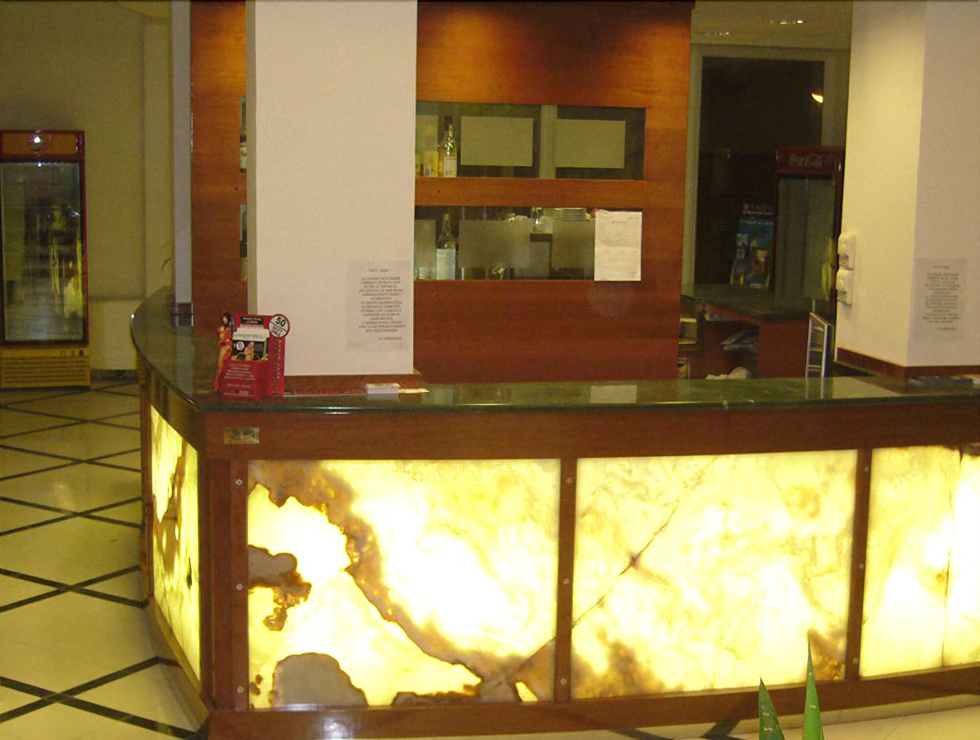 Фото Hotel Villa Linda