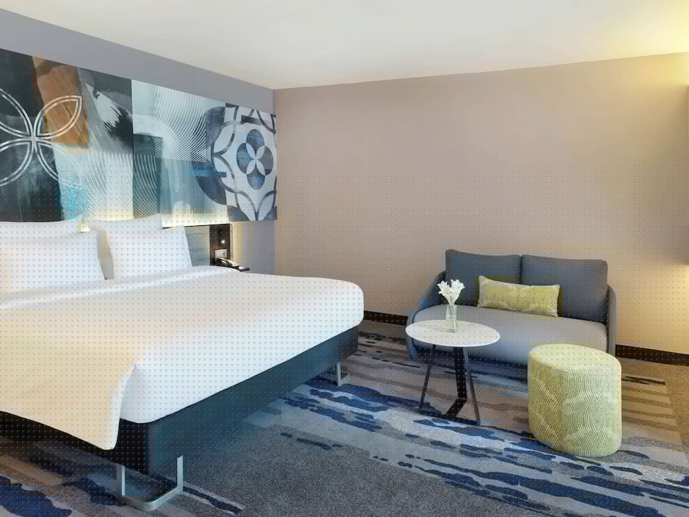 Фото Novotel Suites Yogyakarta Malioboro