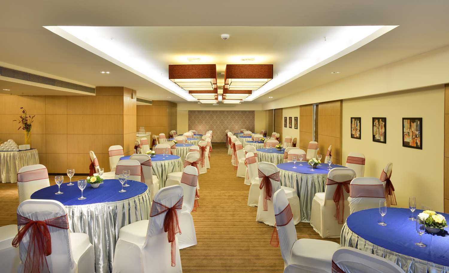 Фото Hampton by Hilton Vadodara-Alkapuri