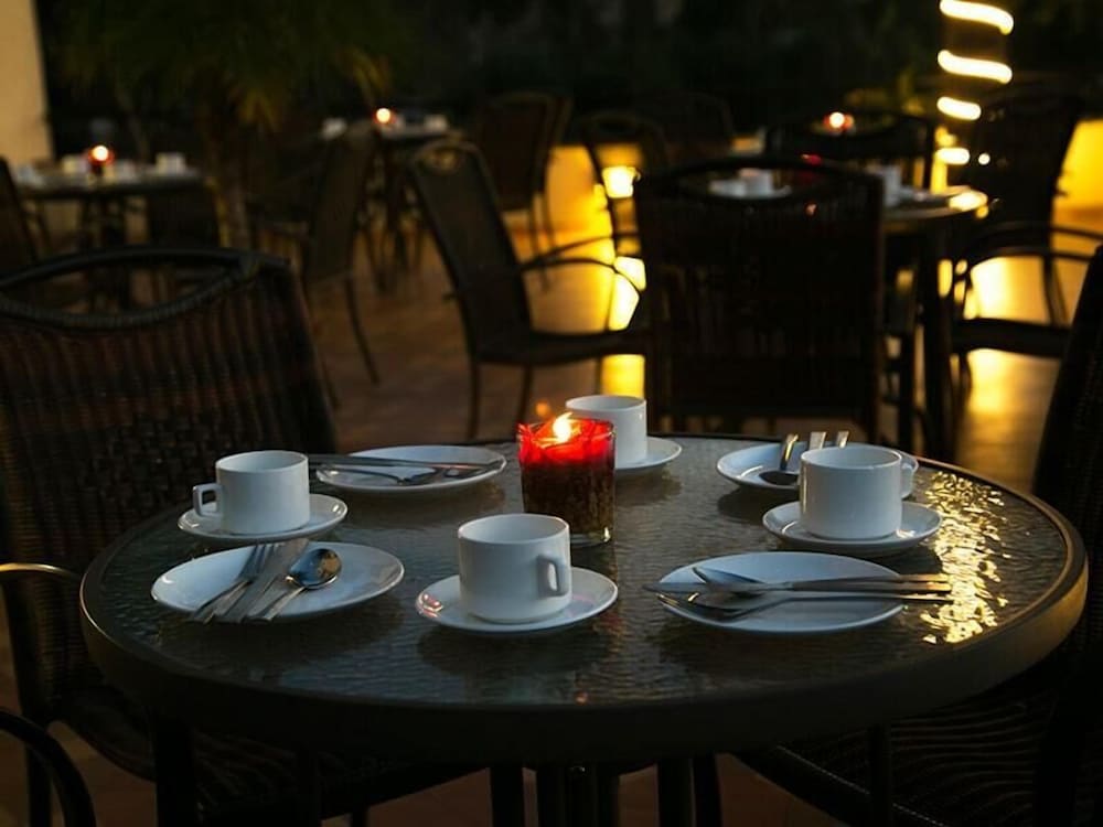 Фото Hotel Hampi International