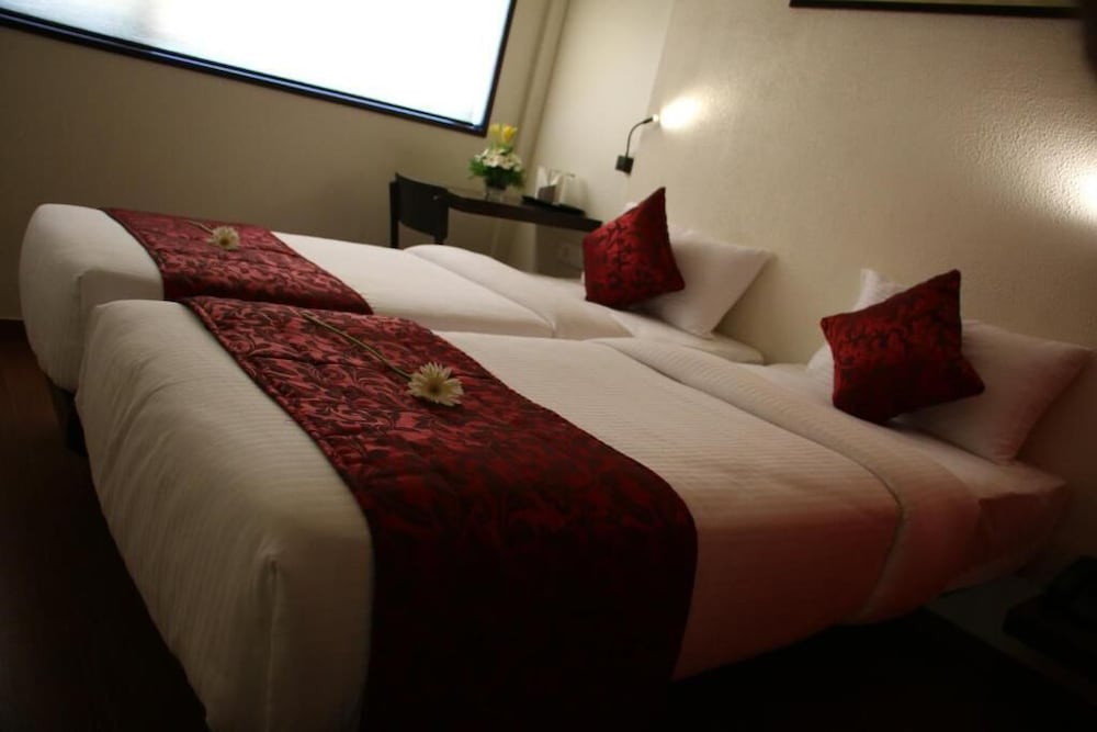 Фото 7Apple Hotels Aurangabad