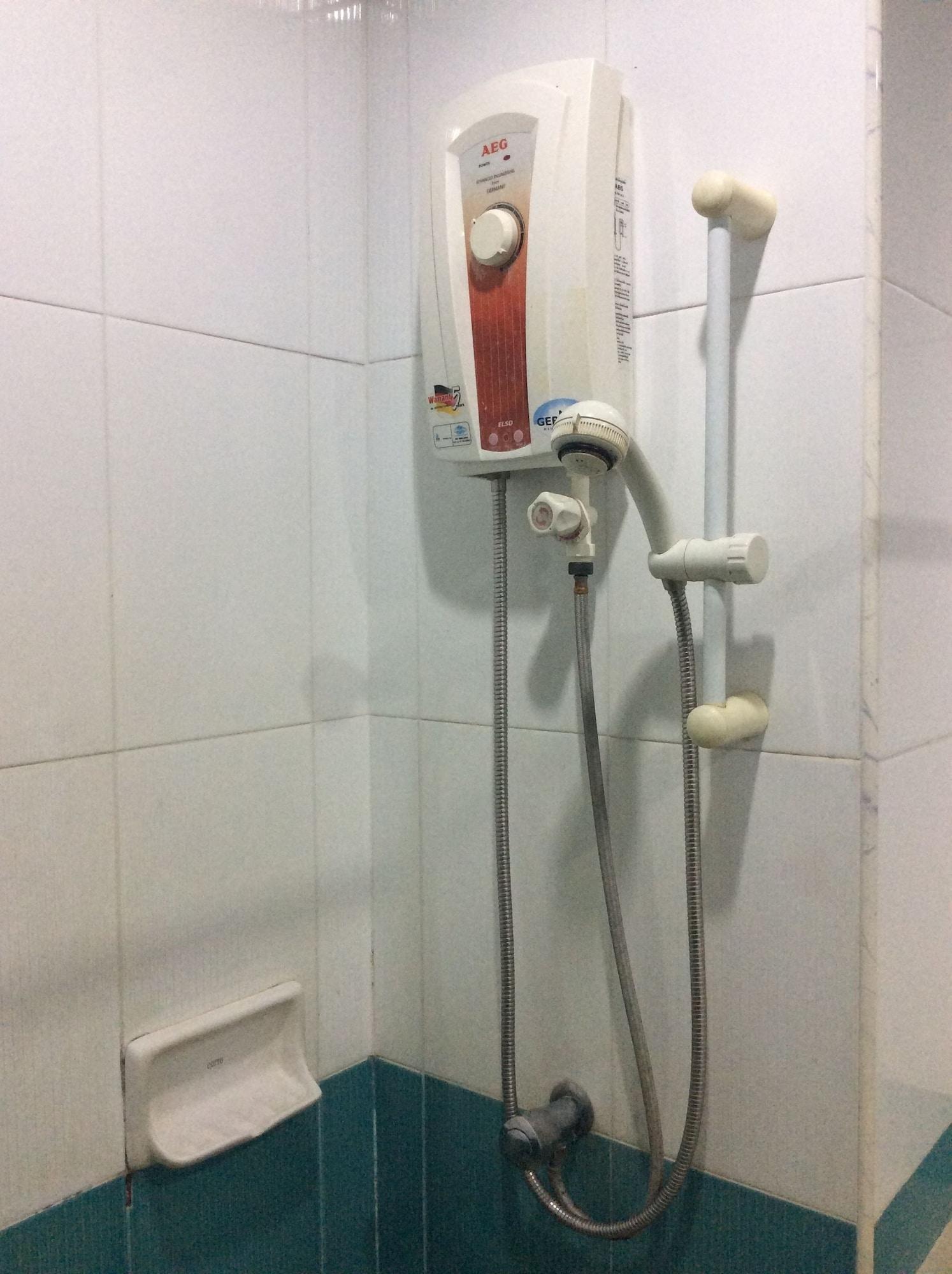 Фото Tassanee Garden Lodge