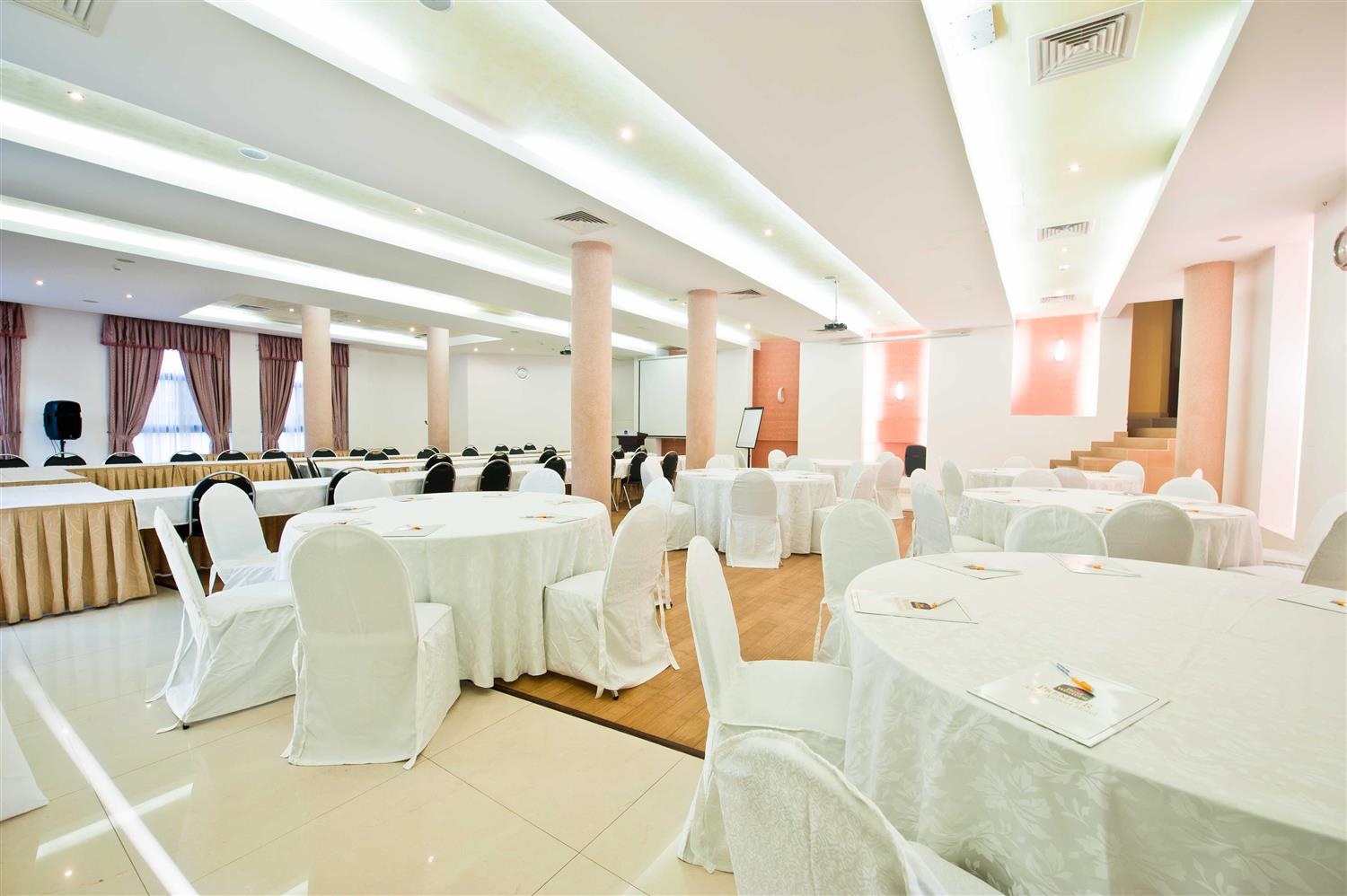 Фото Best Western Premier Accra Airport Hotel
