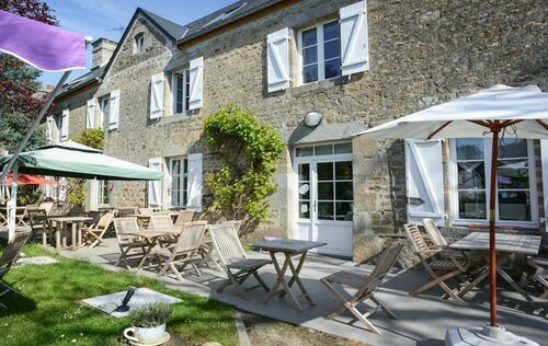 Гостиница Logis Auberge de Carolles в Авранше