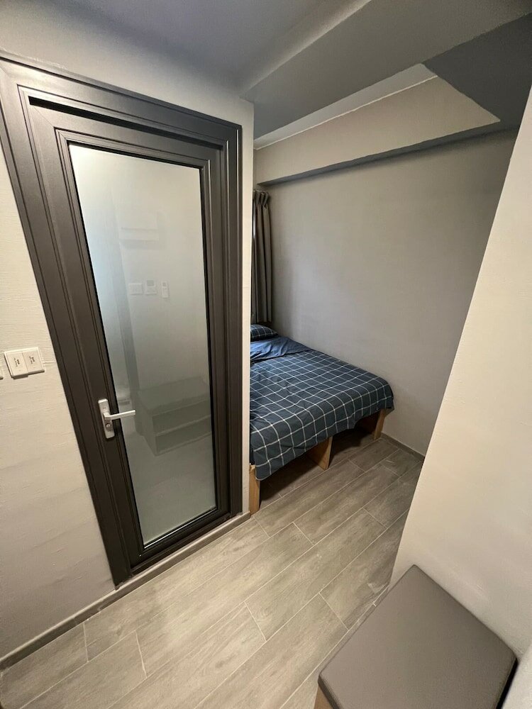 Фото Check Inn HK