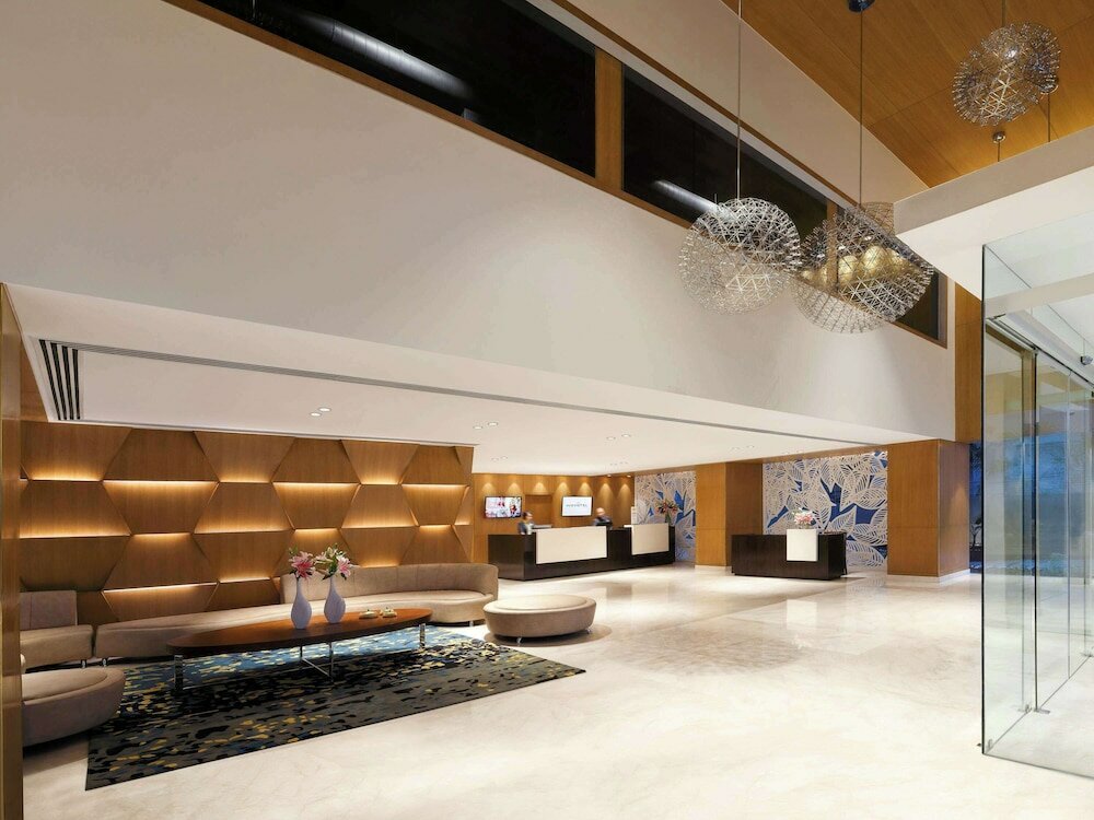 Фото Novotel Guwahati Gs Road Hotel