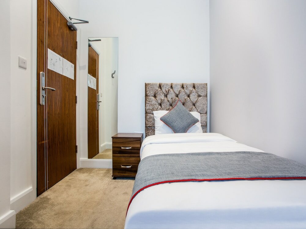 Фото Oyo The Arch, Wembly Stadium