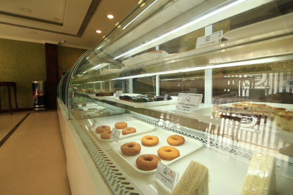 Фото Dynasty Hotel