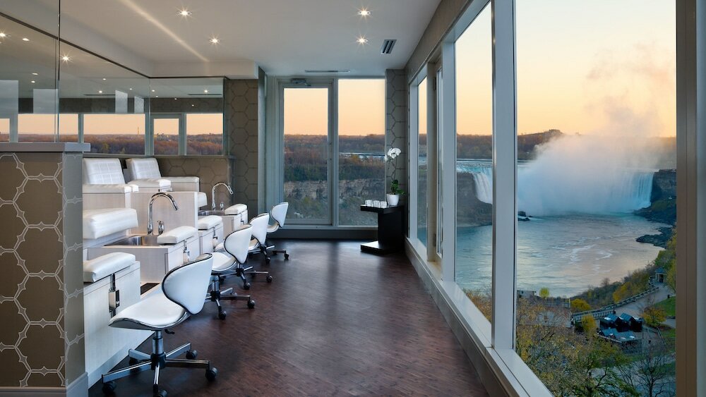 Фото Crowne Plaza Niagara Falls Fallsview