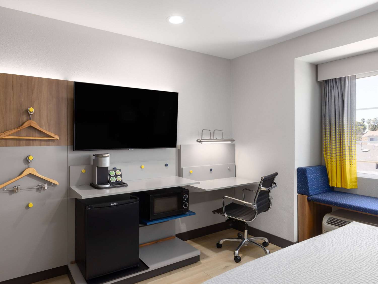 Фото Microtel Inn & Suites by Wyndham Tracy