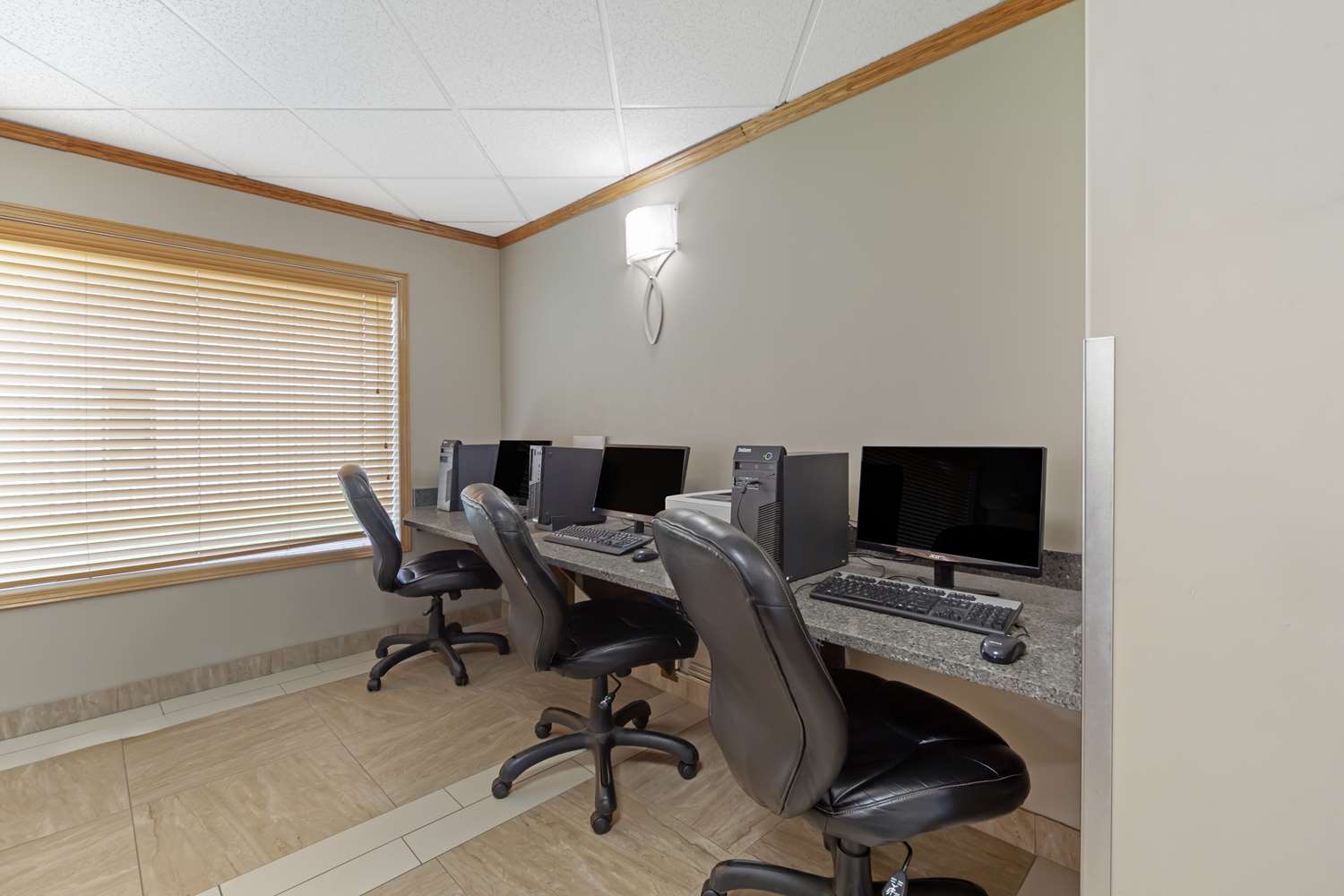 Фото Best Western Grande Prairie Hotel & Suites