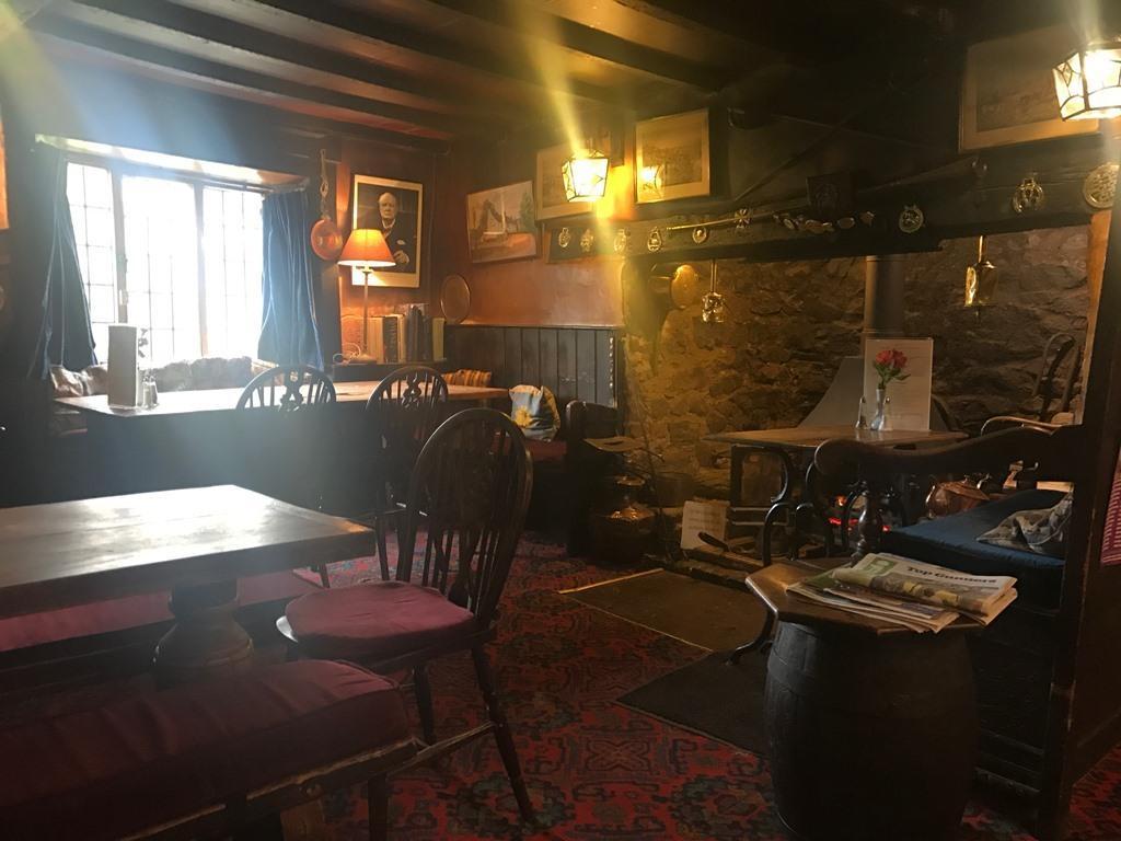 Фото The Nobody Inn