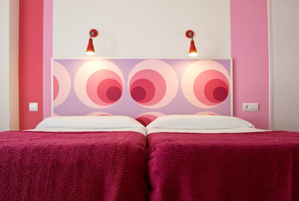 Фото Hostal Can Jurat
